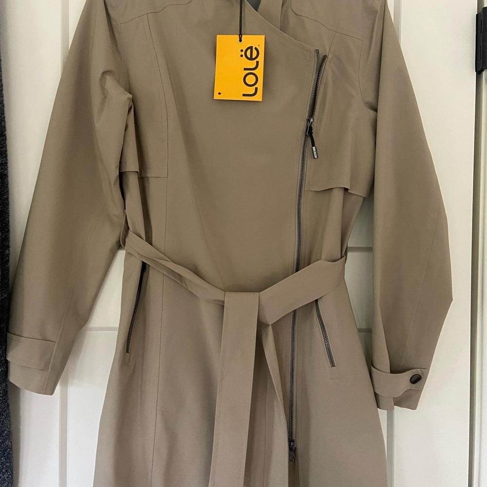 LOLE weather/rain resistant khaki STRETCh fabric coat.  Size Small.  New